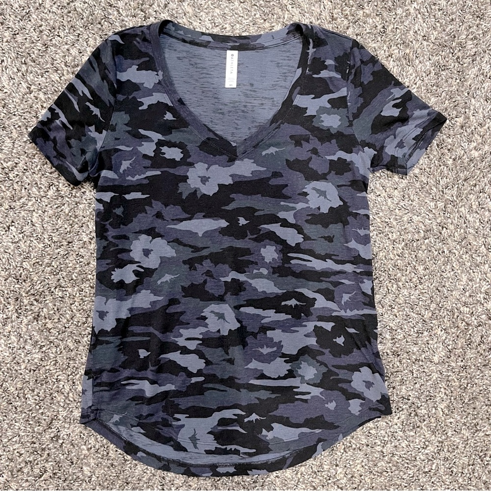 Athleta T